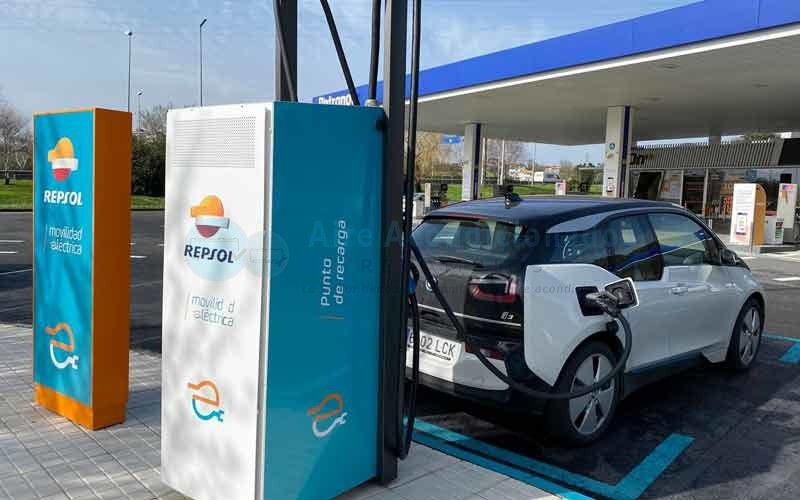 España desarrolla el cargador de coches eléctricos más potente de Europa